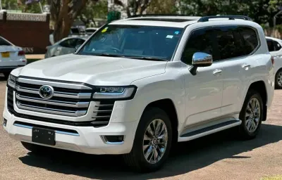 2026 Toyota Land Cruiser LC300 ZX Diesel 4x4 – Brand New