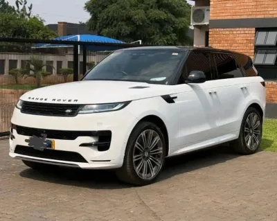 2022 Range Rover Sport 3.0L Turbo Diesel – 12,000 km