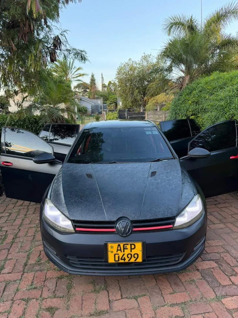 2014 Volkswagen Golf TSI 1.4L—Well-maintained auto hatchback
