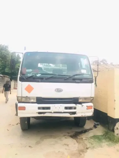 UD100 Tipper Truck 2016, 173,000 km