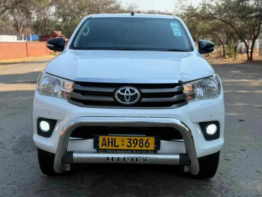 2018 Toyota Hilux 2.8 GD-6 Club Cab – 99,900 km