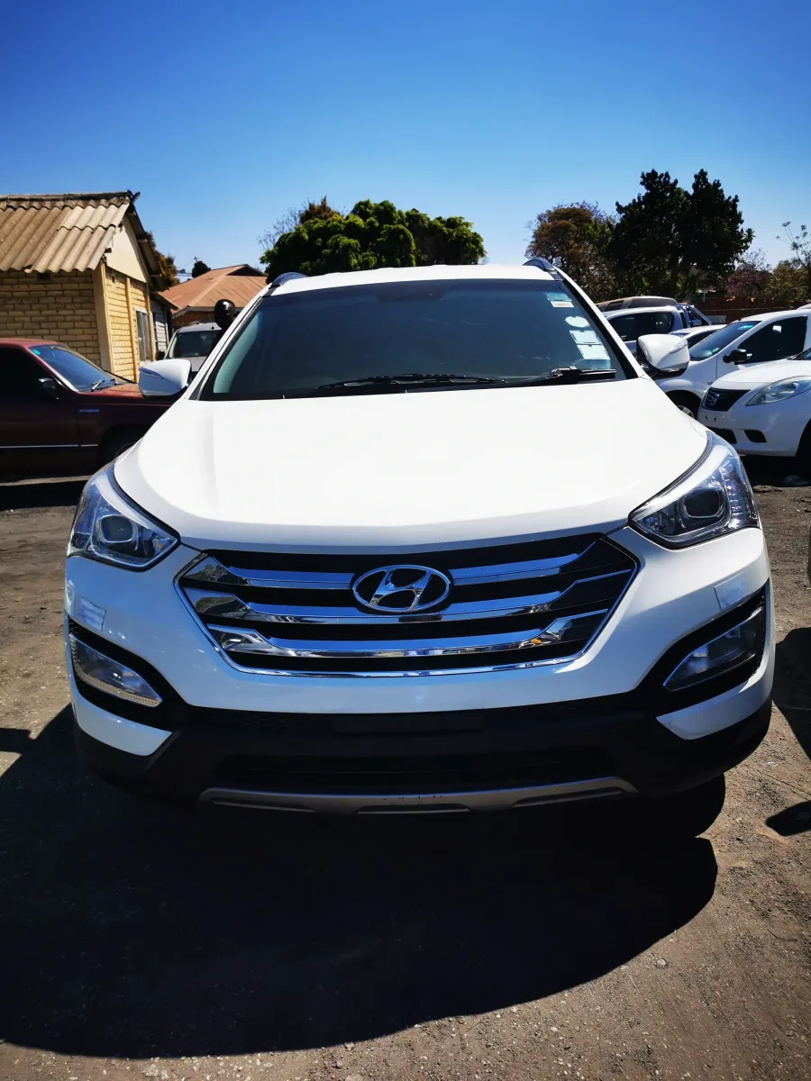 Hyundai Santa Fe 2014 automatic 2.0L petrol 7-seater white