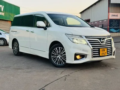 2017 Nissan Elgrand Automatic