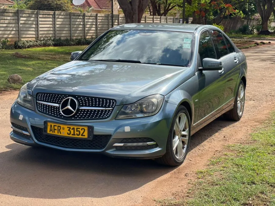 2013 Mercedes-Benz C180 Kompressor W204 Facelift Automatic – 104,754 km
