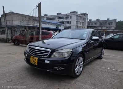 2009 Mercedes-Benz C-Class C200 Automatic Sedan – 108,938 km