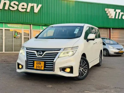 2017 Nissan Elgrand Automatic – 126,000 km