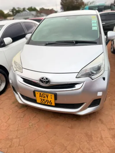 2017 Toyota Ractis Second Generation – 89,000 km