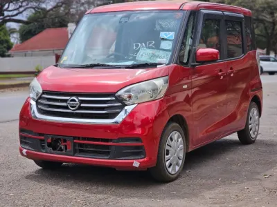 2016 Nissan Dayz Roox Automatic CVT – 92,000 km