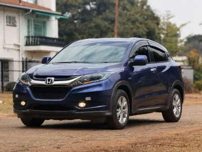 2015 Honda Vezel Hybrid Z Edition, 93,000 km