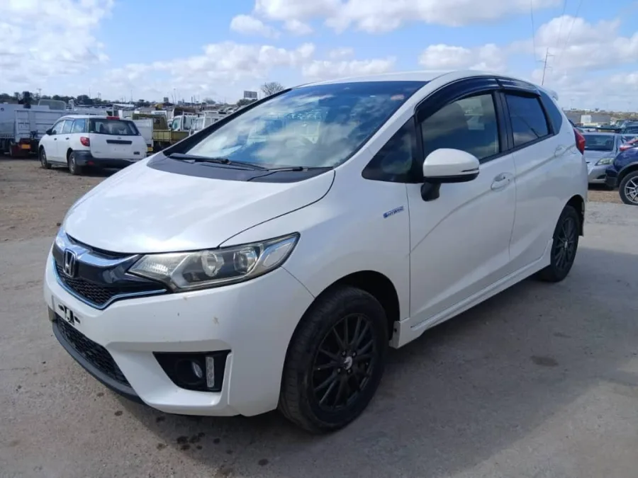 2017 Honda Fit GP6 Hybrid, 87,000 km, Recent Import