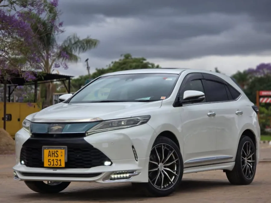 2017 Toyota Harrier Sport 2.0 Petrol | 60,000 km