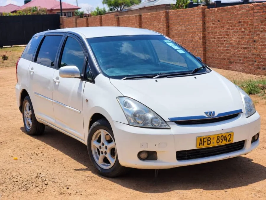 2005 Toyota Wish MPV – 169,000 km