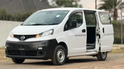 2021 Nissan NV200 Automatic Cargo Van – 67,000 km
