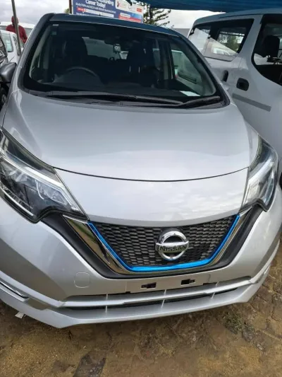 2017 Nissan Note e-Power Hybrid Automatic – 96,000 km