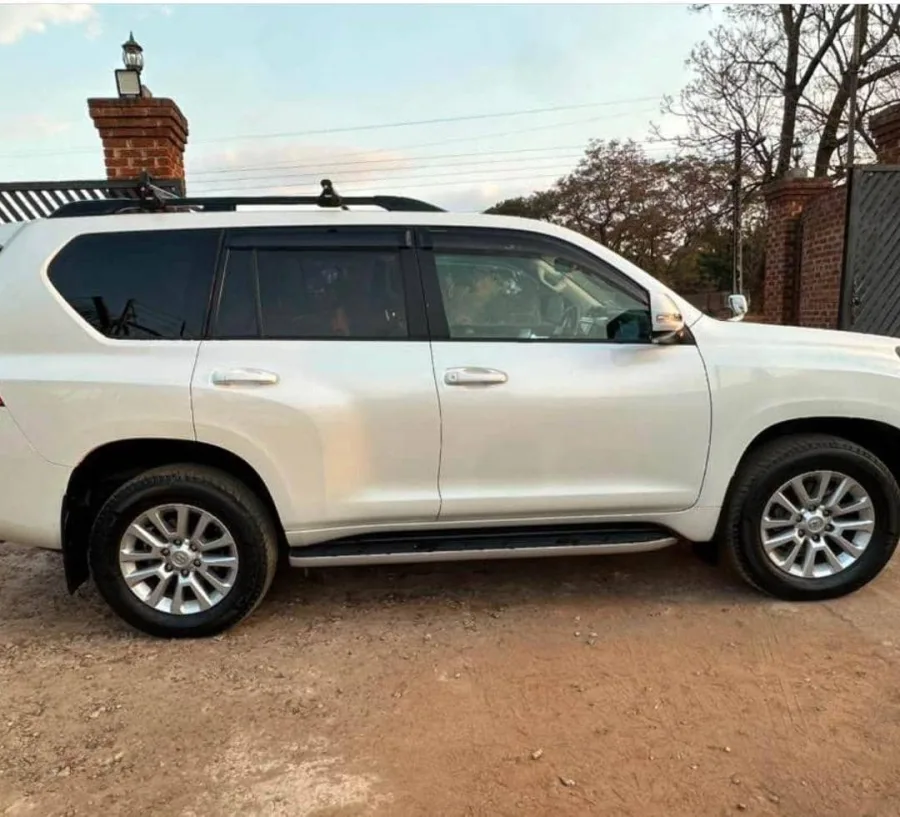 2019 Toyota Land Cruiser Prado J150 Automatic - 56,000 km