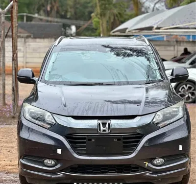 2018 Honda Vezel Hybrid Automatic - 60,000 km
