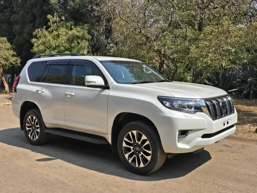2023 Toyota Land Cruiser Prado VXL Automatic, 44,000 km