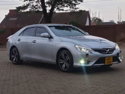 2015 Toyota Mark X Silver Sedan – 136,000 km