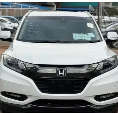 2018 Honda Vezel Hybrid Automatic - 63,344 km