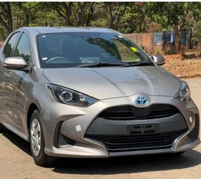 2022 Toyota Yaris Hybrid Automatic – 62,000 km
