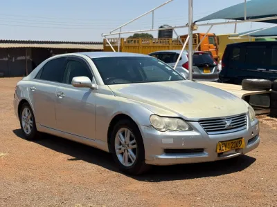 2006 Toyota Mark X 250G V6 Automatic Sedan – USD 4,500