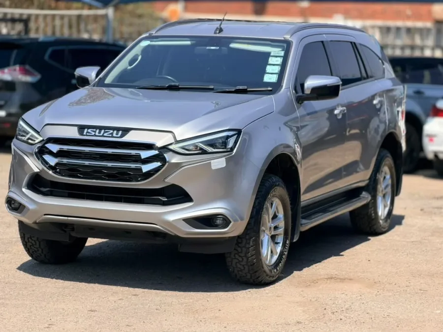 2023 Isuzu MU-X 3.0L Turbo Diesel Automatic – 49,817 km