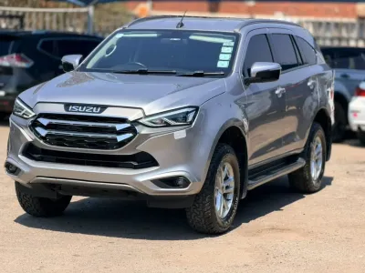 2023 Isuzu MU-X 3.0L Turbo Diesel Automatic – 49,817 km