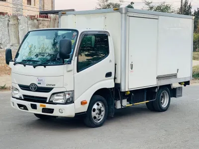 2017 Toyota Dyna 3.0L Turbo Diesel Refrigerated Truck