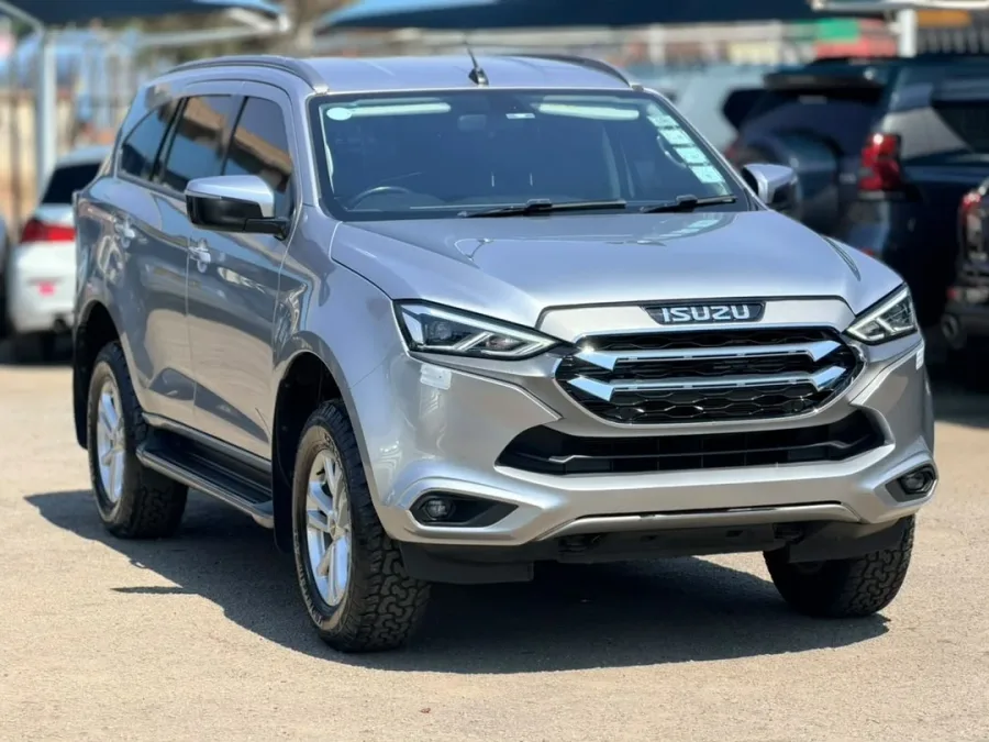 2023 Isuzu MU-X 3.0L Turbo Diesel Automatic – 7-Seater