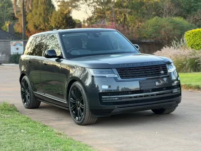 2025 Range Rover D300 Autobiography 3.0 Diesel - 9,000 km