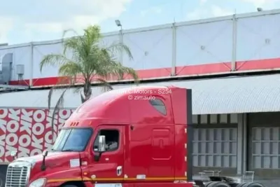 2017 Freightliner Cascadia 10-Speed Manual Truck Tractor