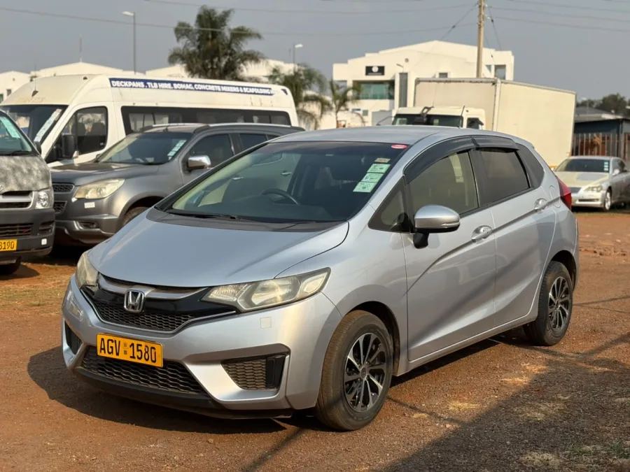 2016 Honda Fit GK3 Non-Hybrid Automatic – 86,000 km