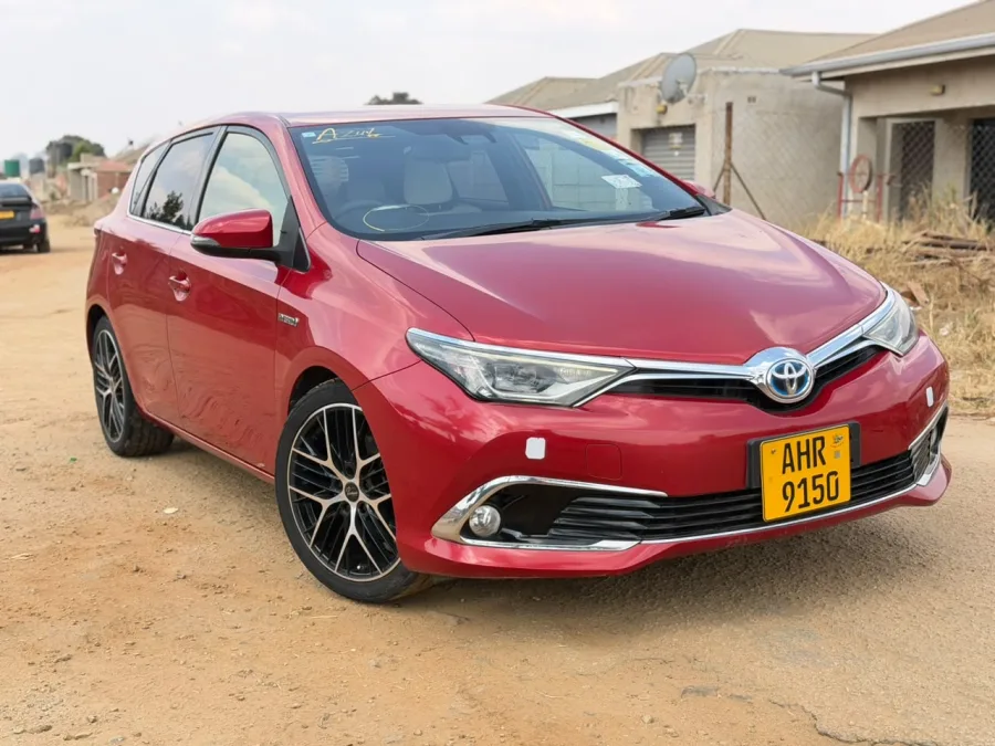 2017 Toyota Auris Automatic Hatchback – 75,000 km