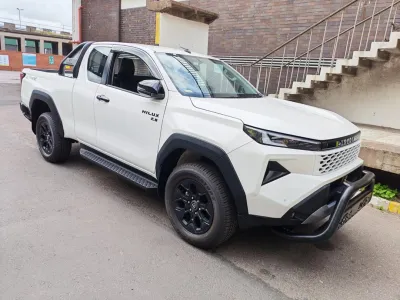 2026 Toyota Hilux Travo 2.8 4x4 Smart Cab – 50 km