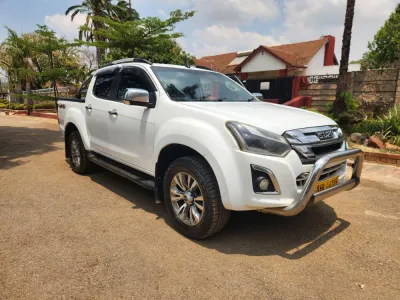 2017 Isuzu D-Max KB300 4x4 Automatic – 98,000 km