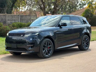2024 Range Rover Sport D300 Diesel Automatic – 4,000 km