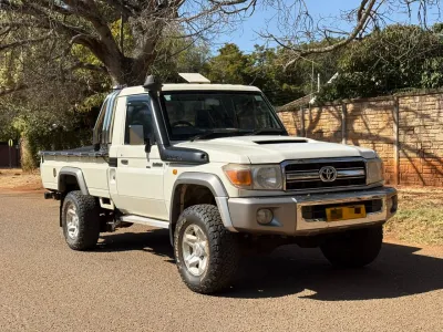 Toyota Land Cruiser 79 Series V8 4x4 Single Cab Pickup