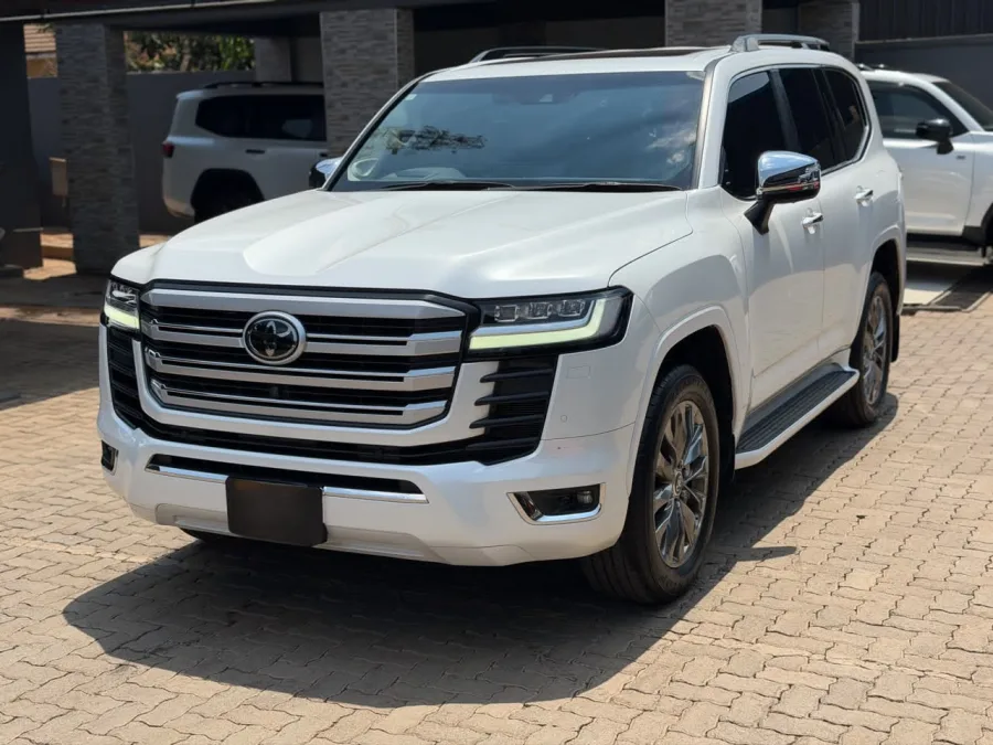 2023 Toyota Land Cruiser 300 ZX Petrol Auto, 14,000km