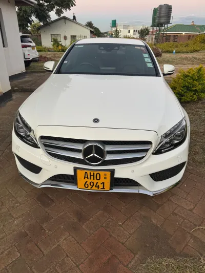 2017 Mercedes-Benz C-Class Sedan, white, 56,277 km