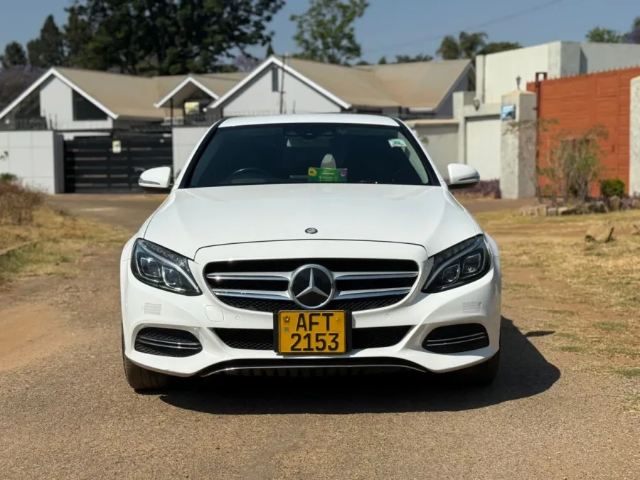 Mercedes-Benz C-Class Sedan 2016, 134,546 km, White