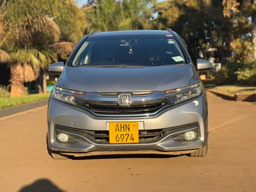 Honda Shuttle 2017, 78,544 km, Silver