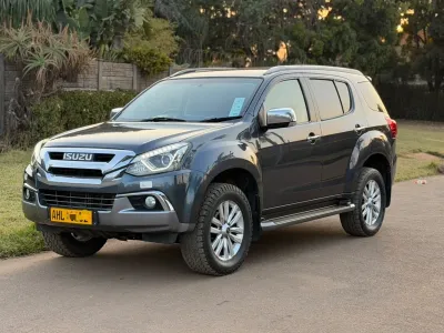 2020 Isuzu MU-X with 57,890 km — well-presented family SUV