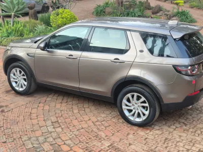 2017 Land Rover Discovery Sport | 54,000 km | Borrowdale Brooke