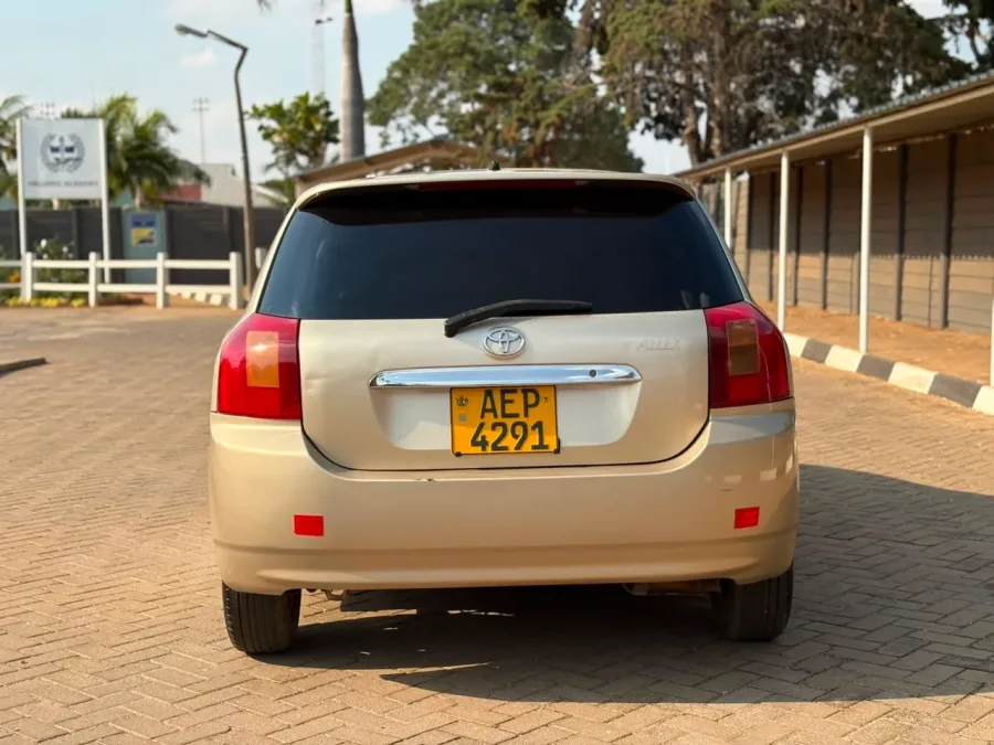 2006 Toyota Allex Automatic Hatchback – 1,444 km