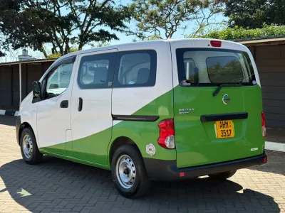 2017 Nissan NV200 Automatic Cargo Van – 68,000 km