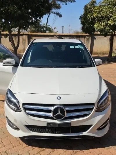 2015 Mercedes-Benz B-Class B180 Automatic – 98,000 km