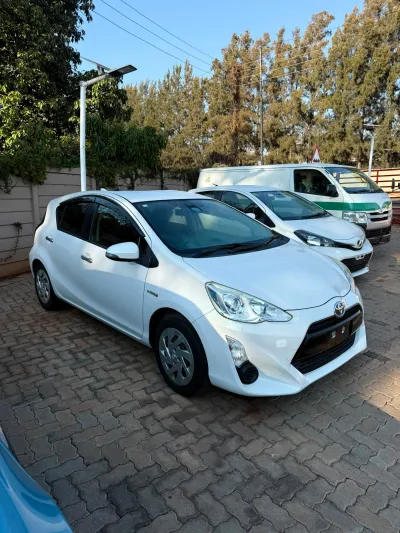 2018 Toyota Aqua Hybrid Automatic – 85,472 km