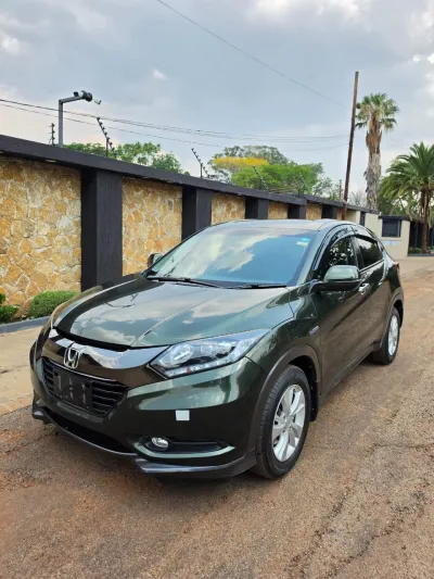 2017 Honda Vezel Hybrid 1.5L SUV – 60,645 km