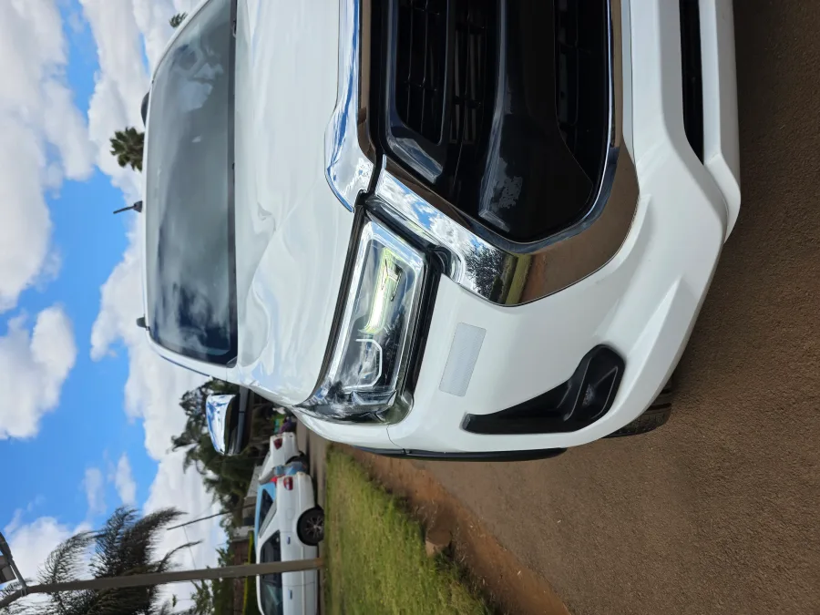 Toyota Hilux 2021 Double Cab 32,000 km