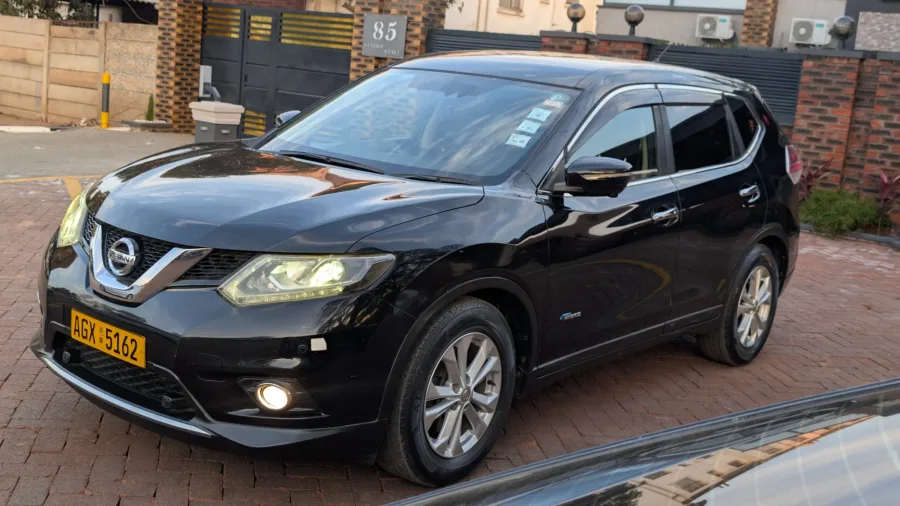 2015 Nissan X-Trail Black Hybrid SUV